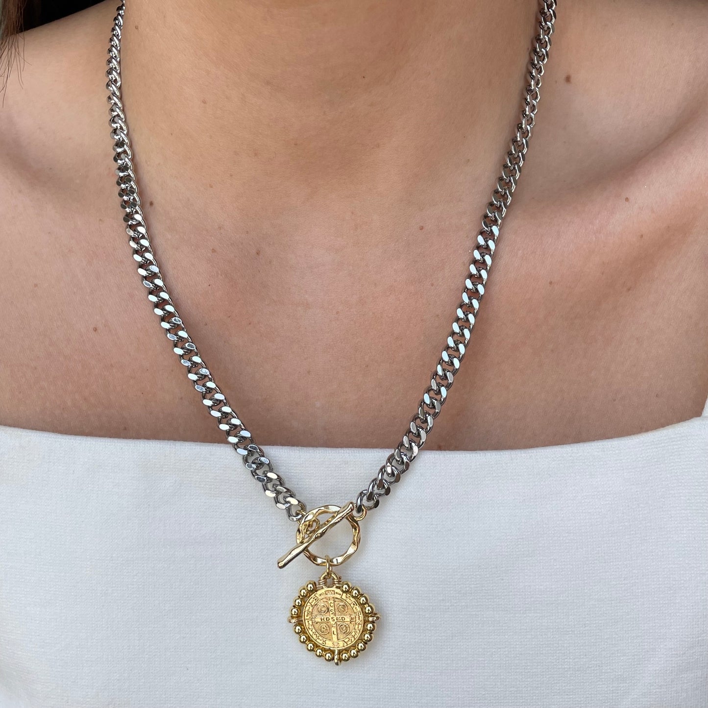 Collar San Benito.