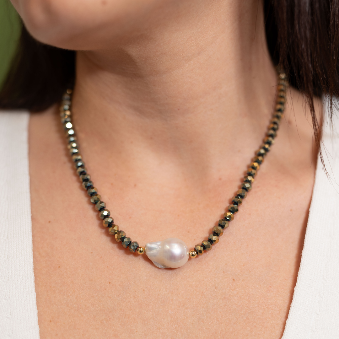 Chocker Gold Pearl.