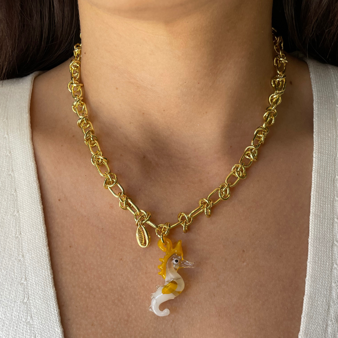 Collar Caballito amarillo.
