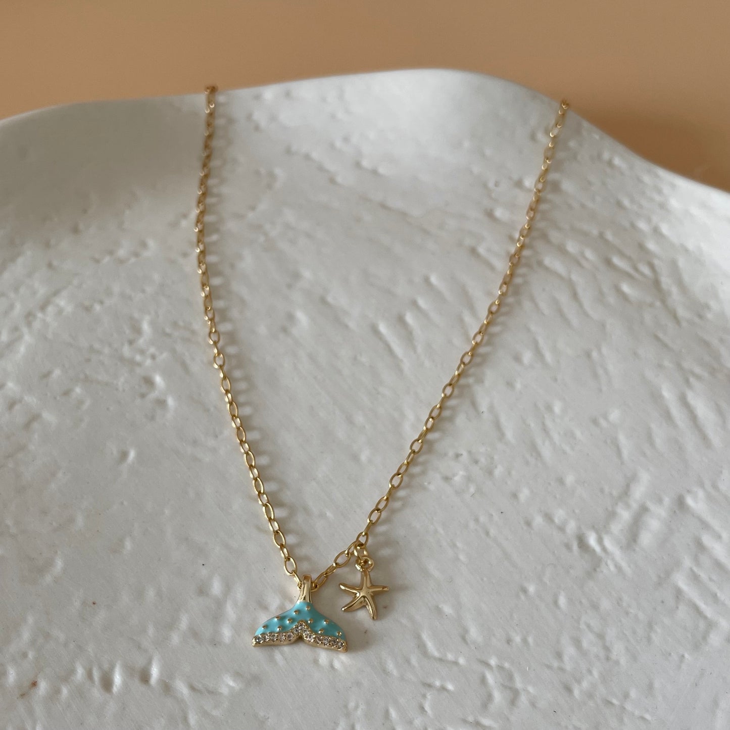 Collar Ariel.