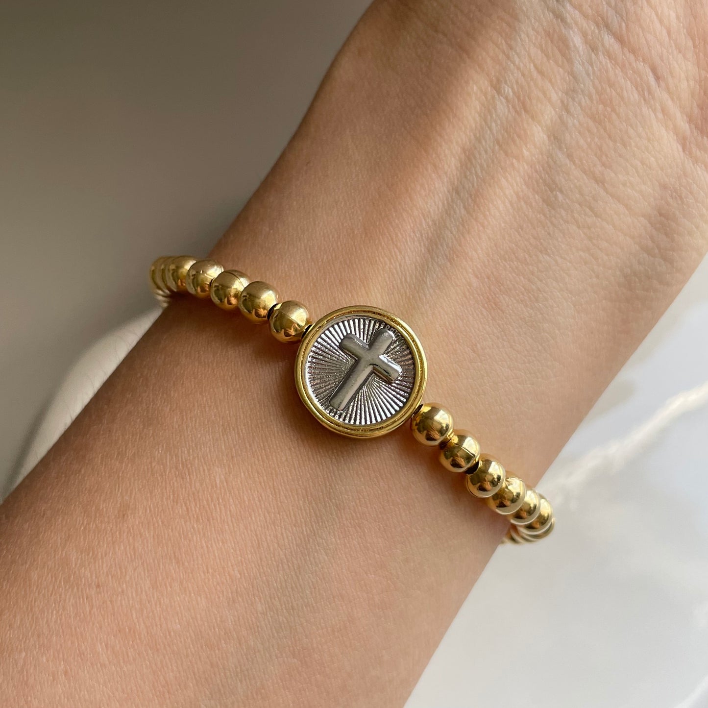 Pulsera Cruz.