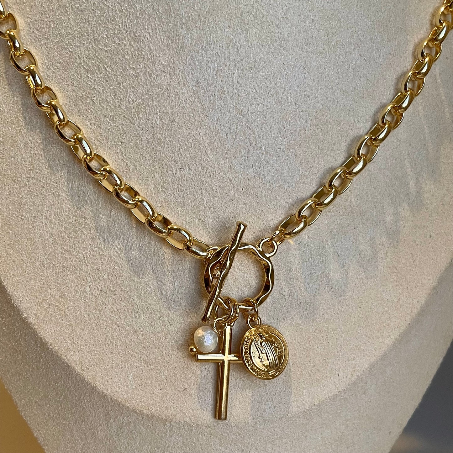 Collar Religioso.