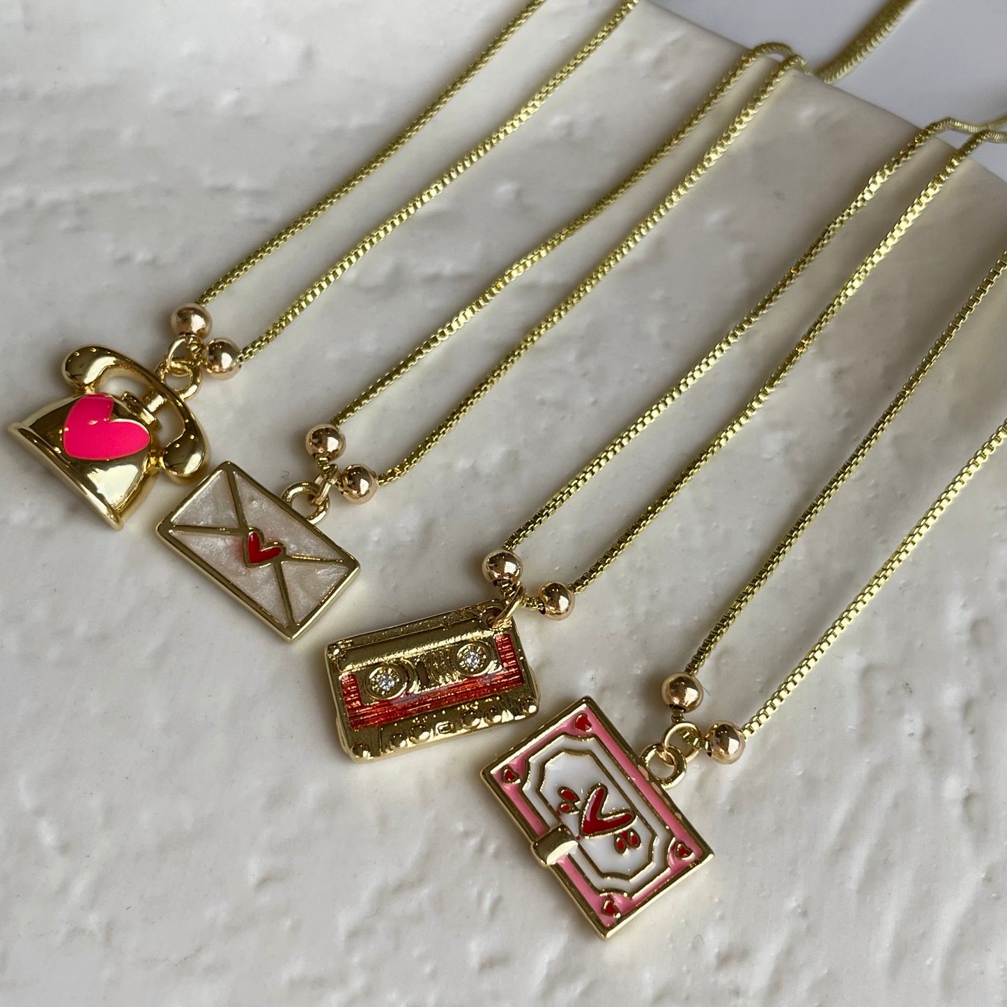 Cadenas Retro.