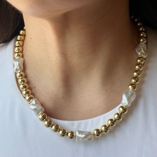 Chocker Emma.