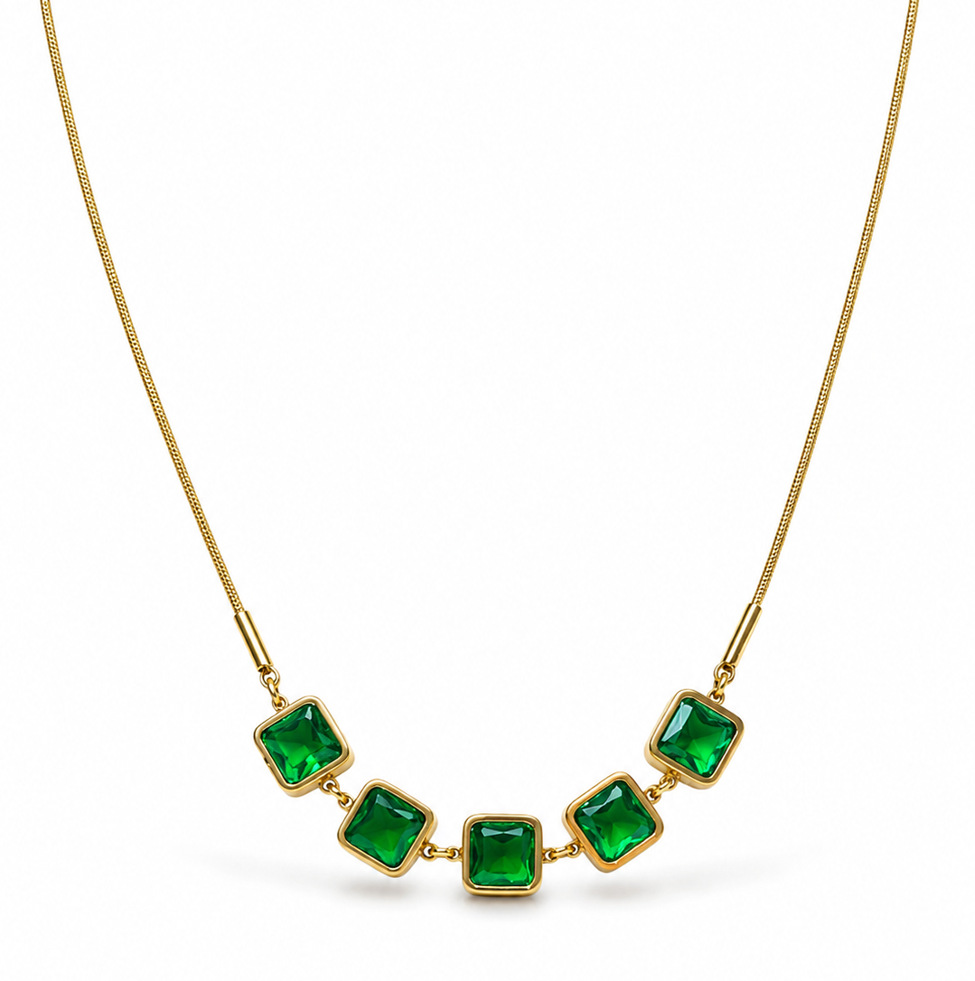 Collar Jade.