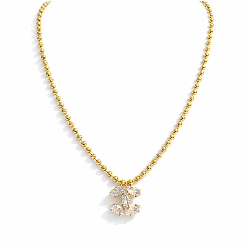 Collar Chanel.