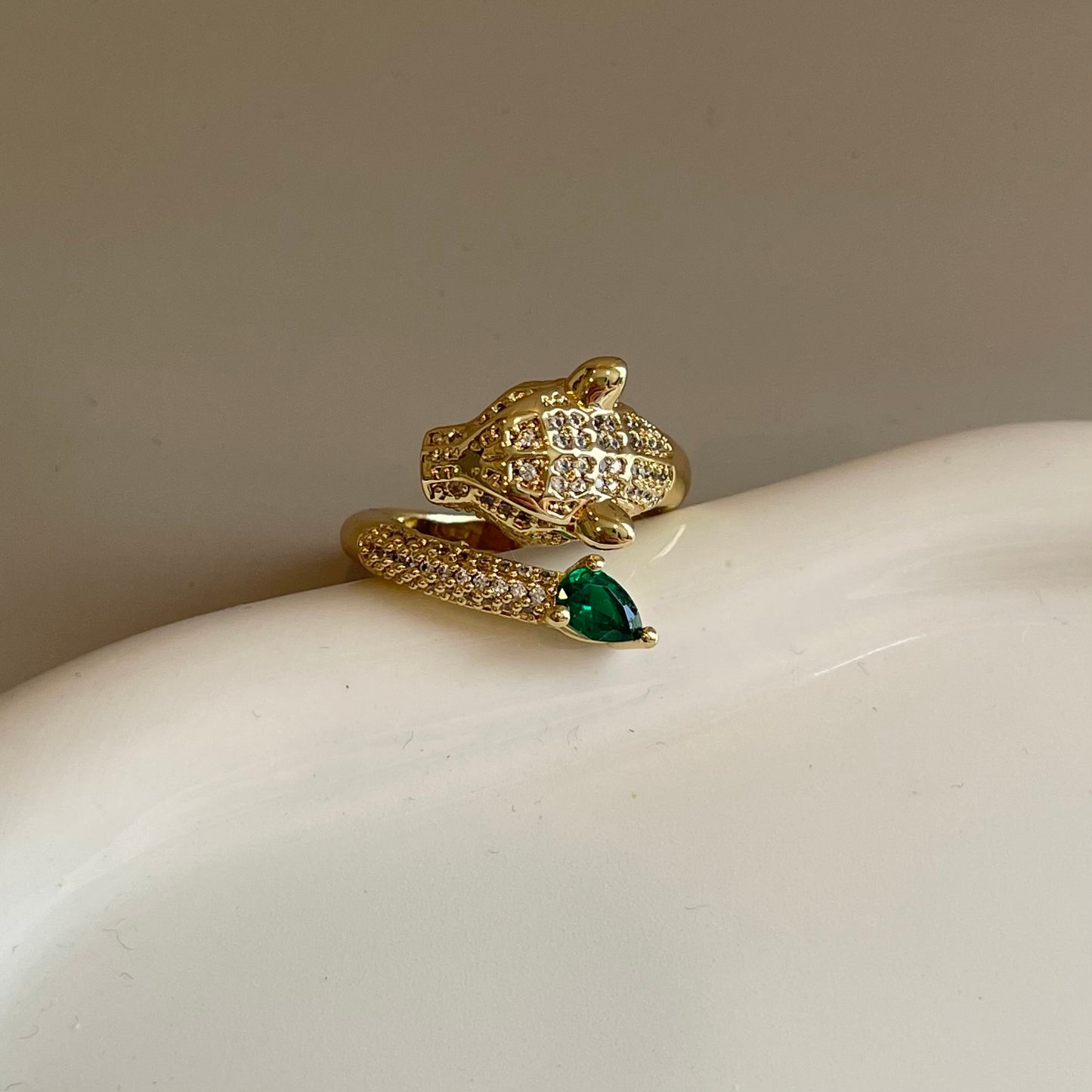 Anillo Jaguar.
