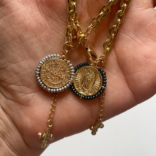 Pulsera Virgen.